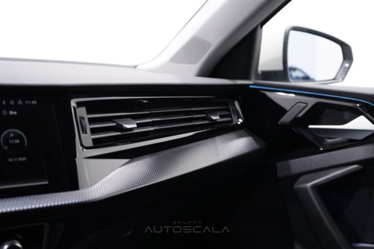 Audi A1 allstreet 30 1.0 tfsi Identity Contrast 116cv (20)