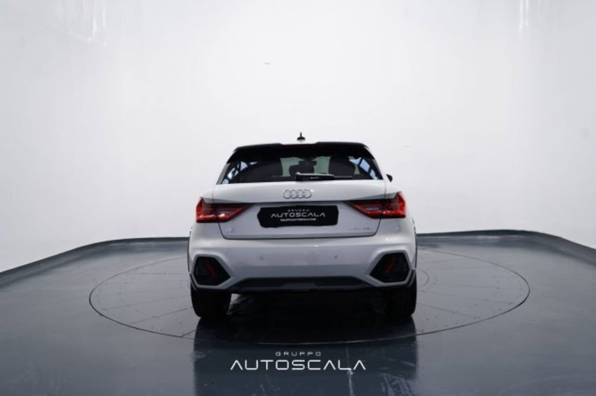 Audi A1 allstreet 30 1.0 tfsi Identity Contrast 116cv (5)