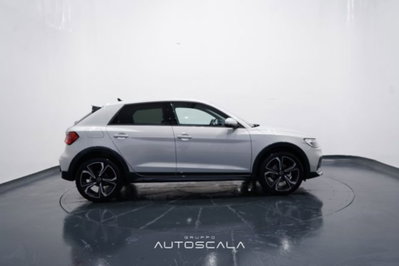 Audi A1 allstreet 30 1.0 tfsi Identity Contrast 116cv (7)