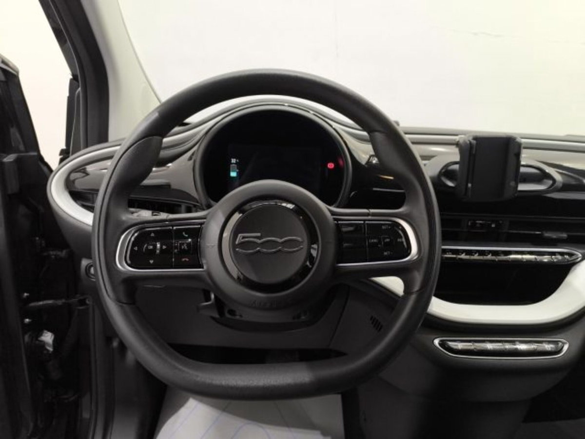 Fiat 500e Action Berlina 23,65 kWh (10)