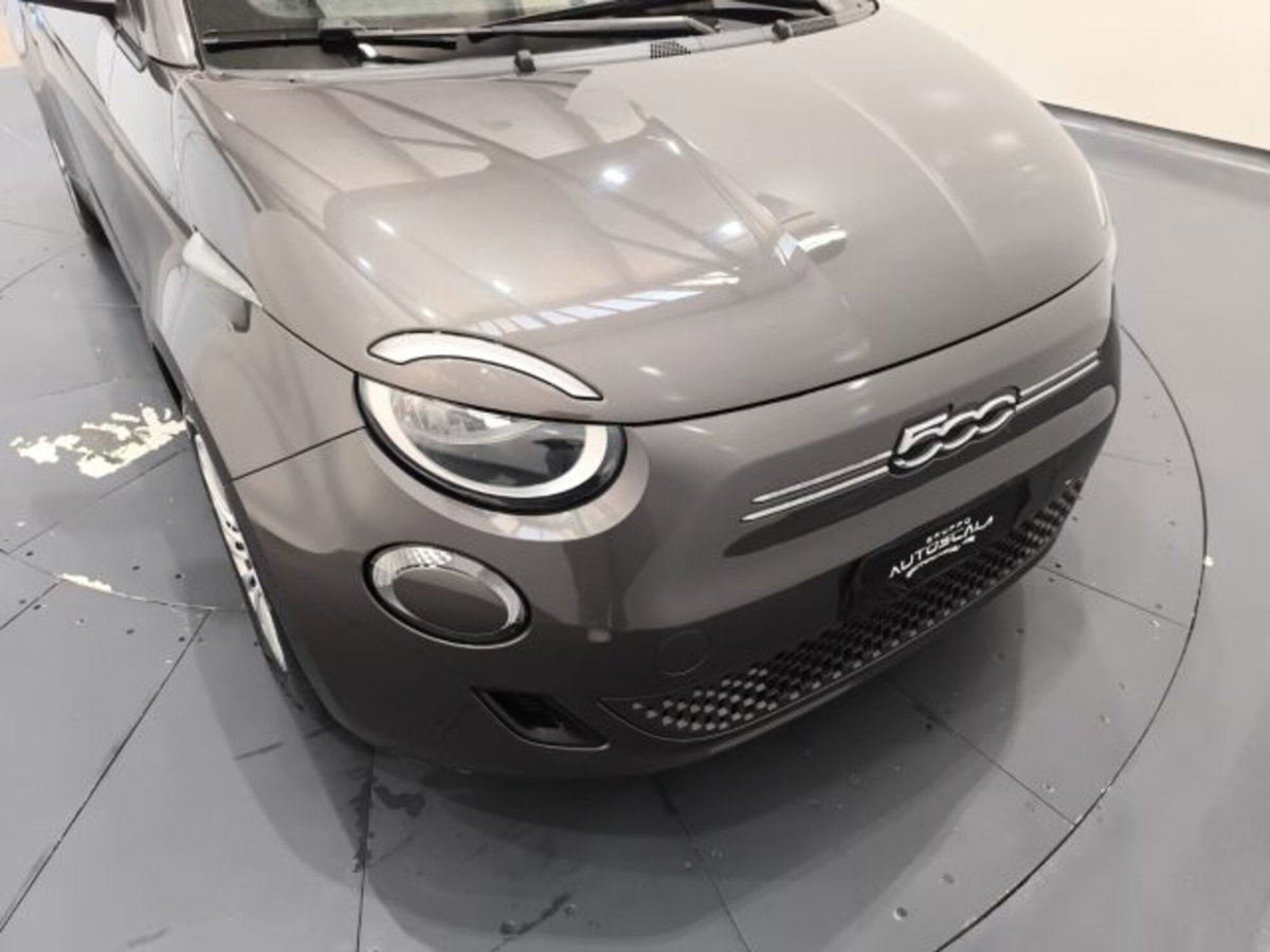 Fiat 500e Action Berlina 23,65 kWh (18)