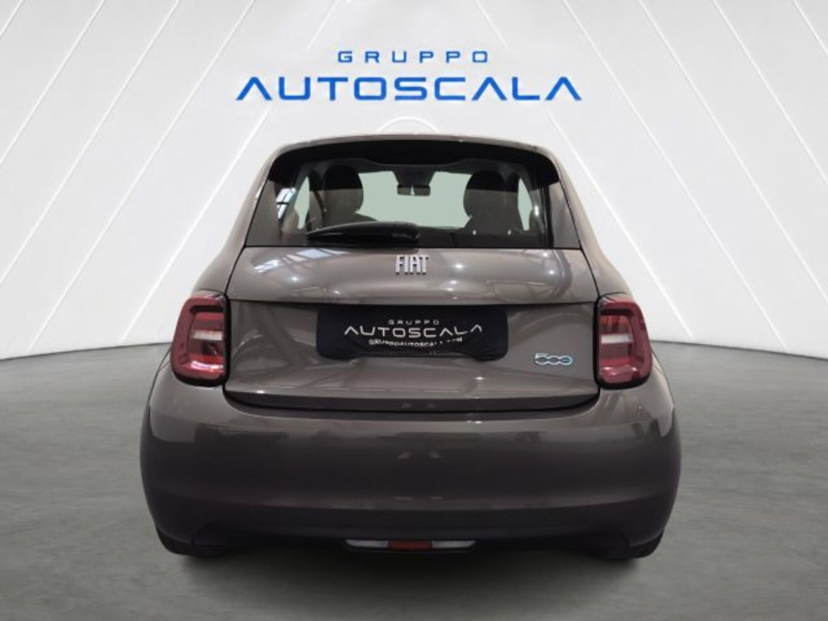 Fiat 500e Action Berlina 23,65 kWh (3)