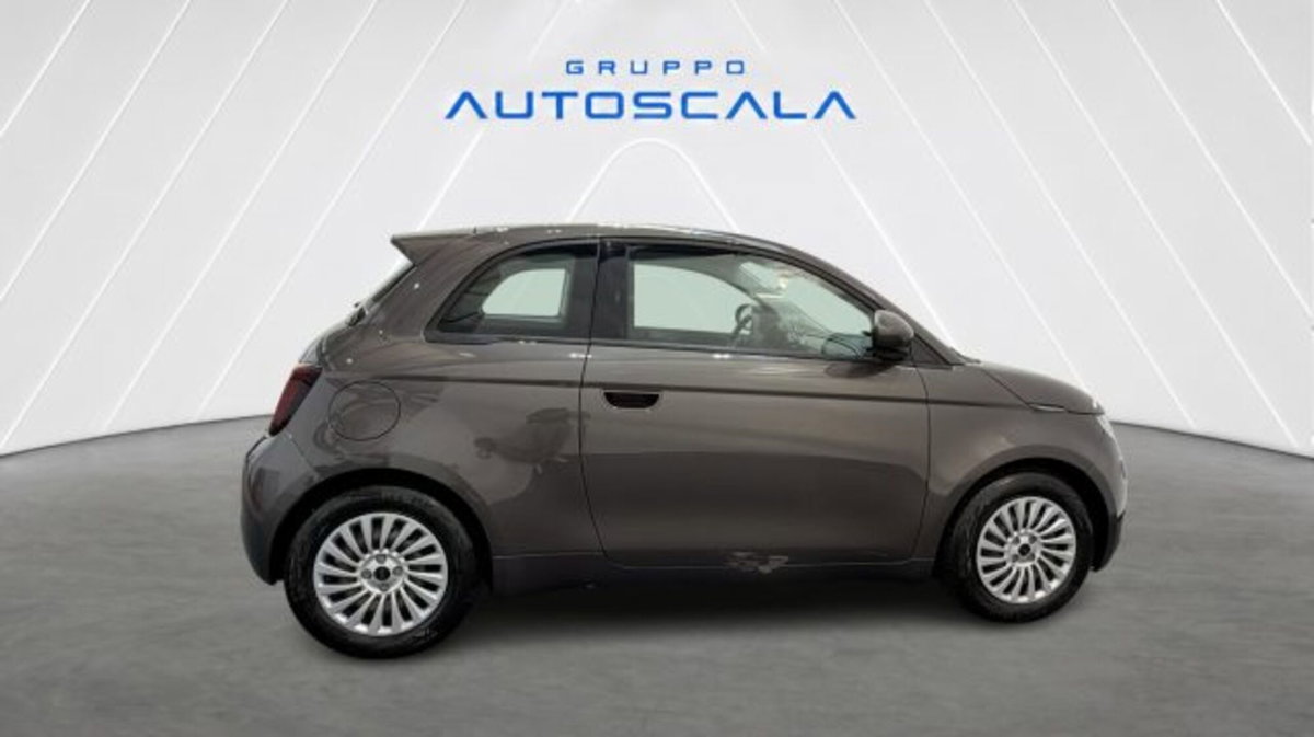 Fiat 500e Action Berlina 23,65 kWh (5)
