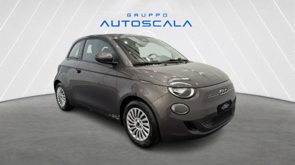 Fiat 500e Action Berlina 23,65 kWh (6)