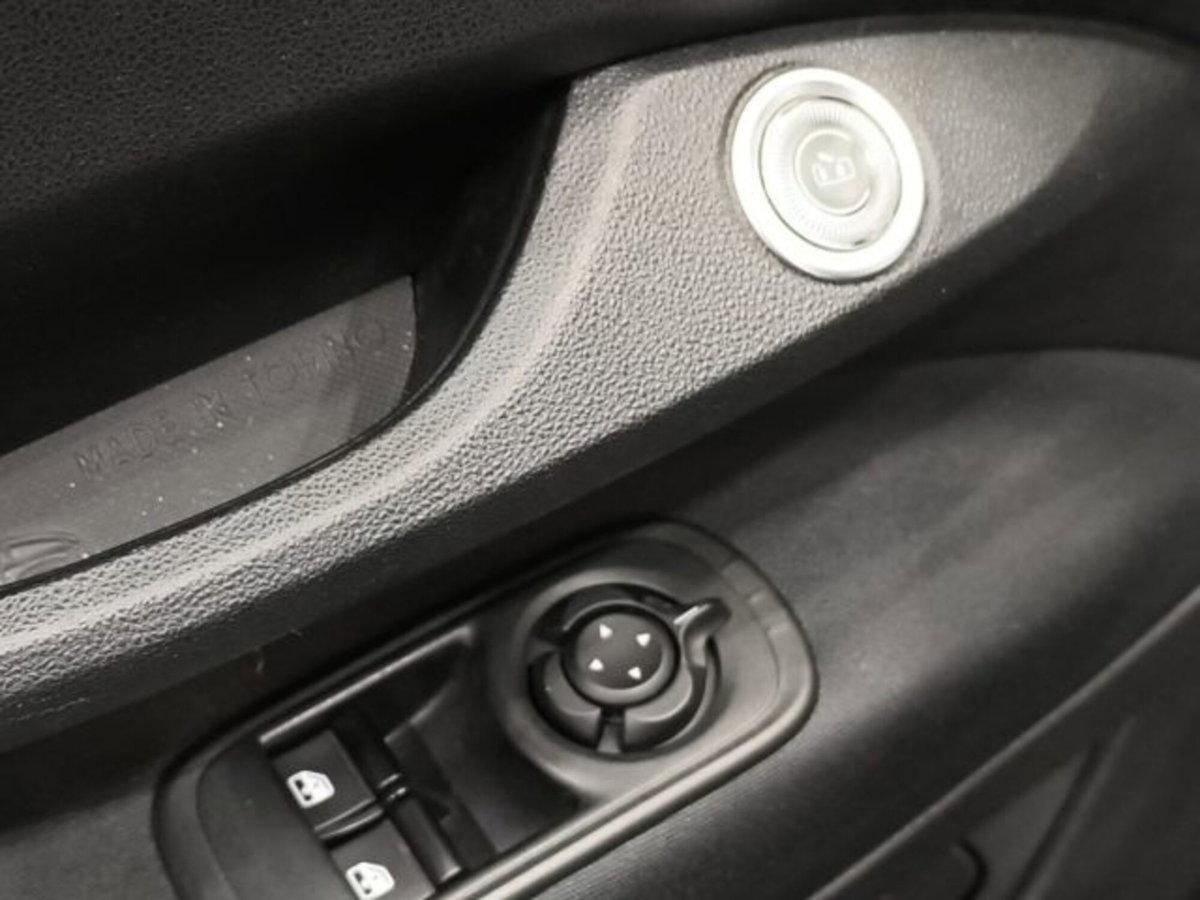 Fiat 500e Action Berlina 23,65 kWh (7)