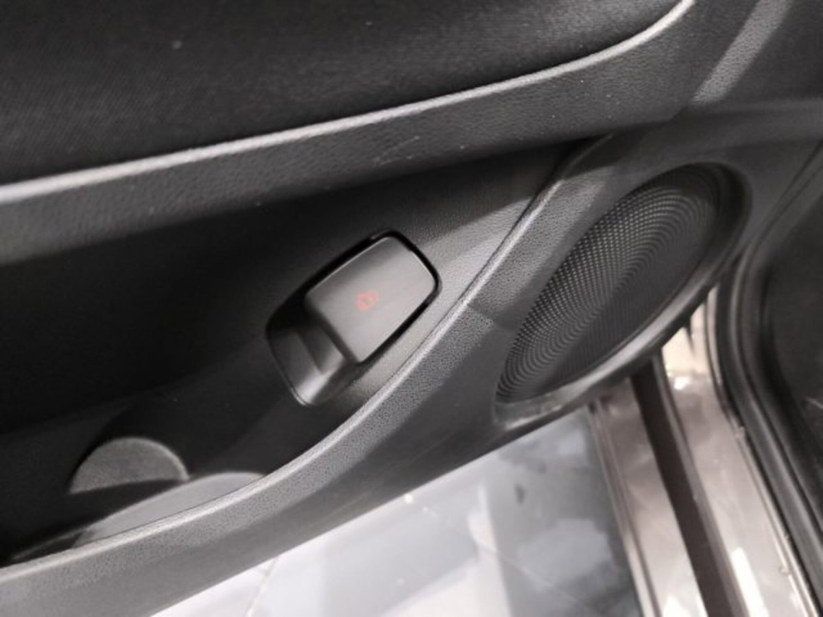 Fiat 500e Action Berlina 23,65 kWh (8)