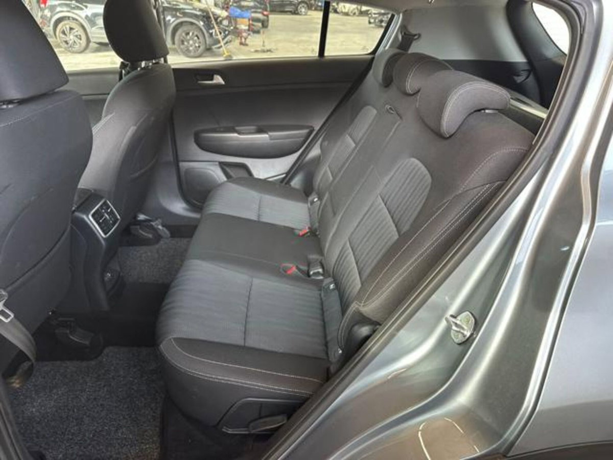 Kia Sportage 1.6 CRDI 136 CV DCT7 2WD Mild Hybrid Business Class (12)