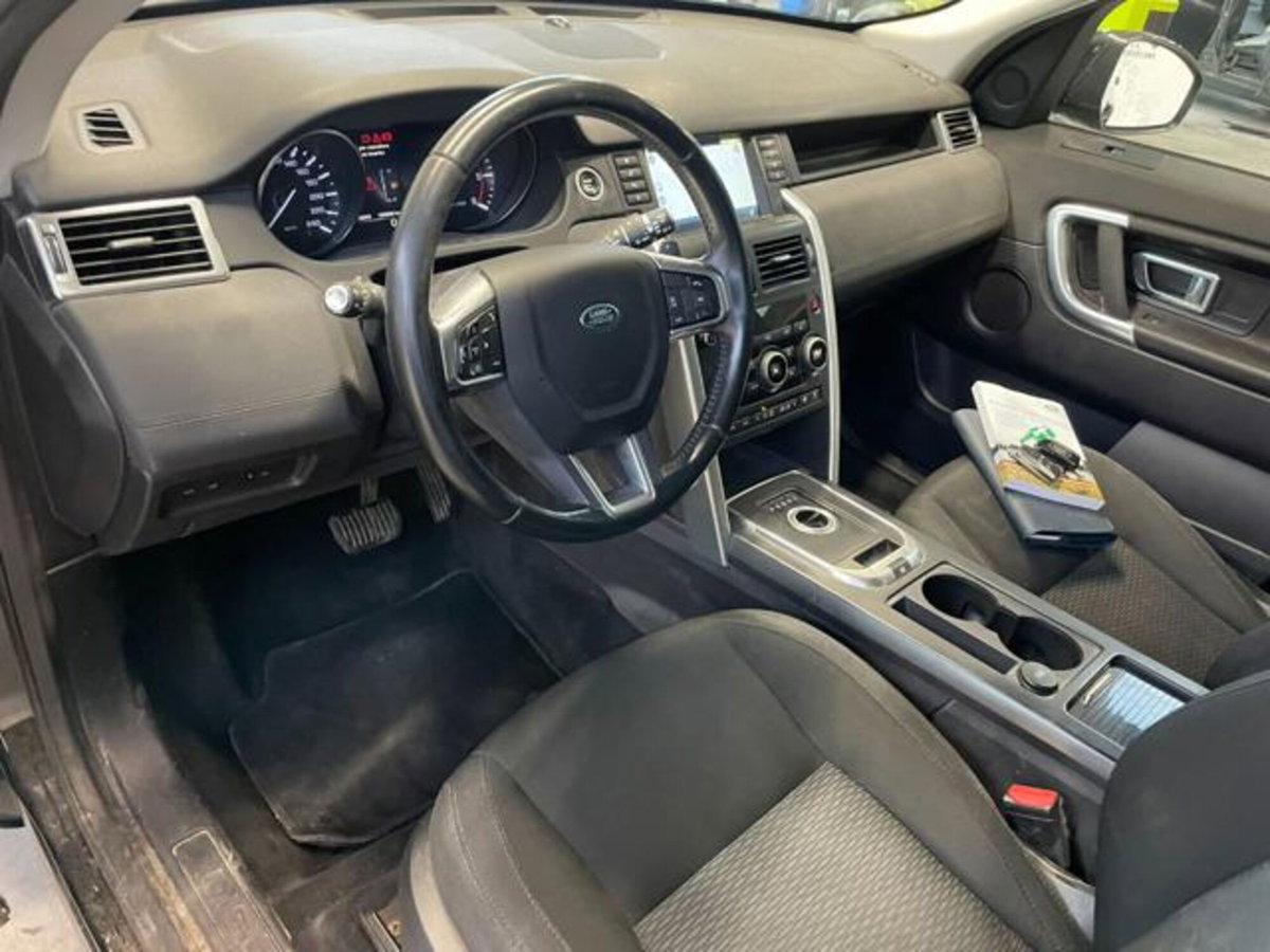 Land Rover Discovery Sport 2.0 TD4 150 CV Pure (12)