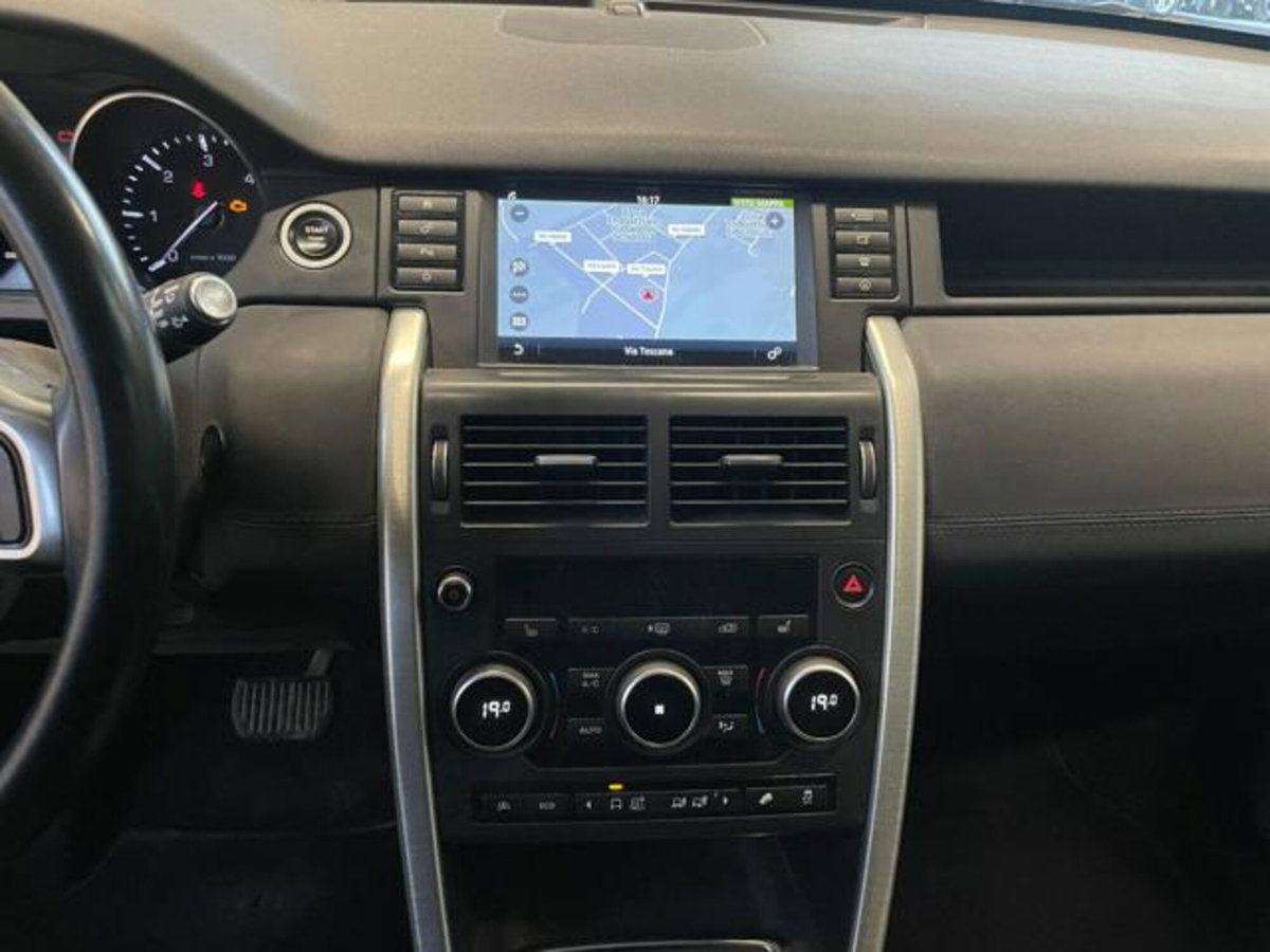 Land Rover Discovery Sport 2.0 TD4 150 CV Pure (15)