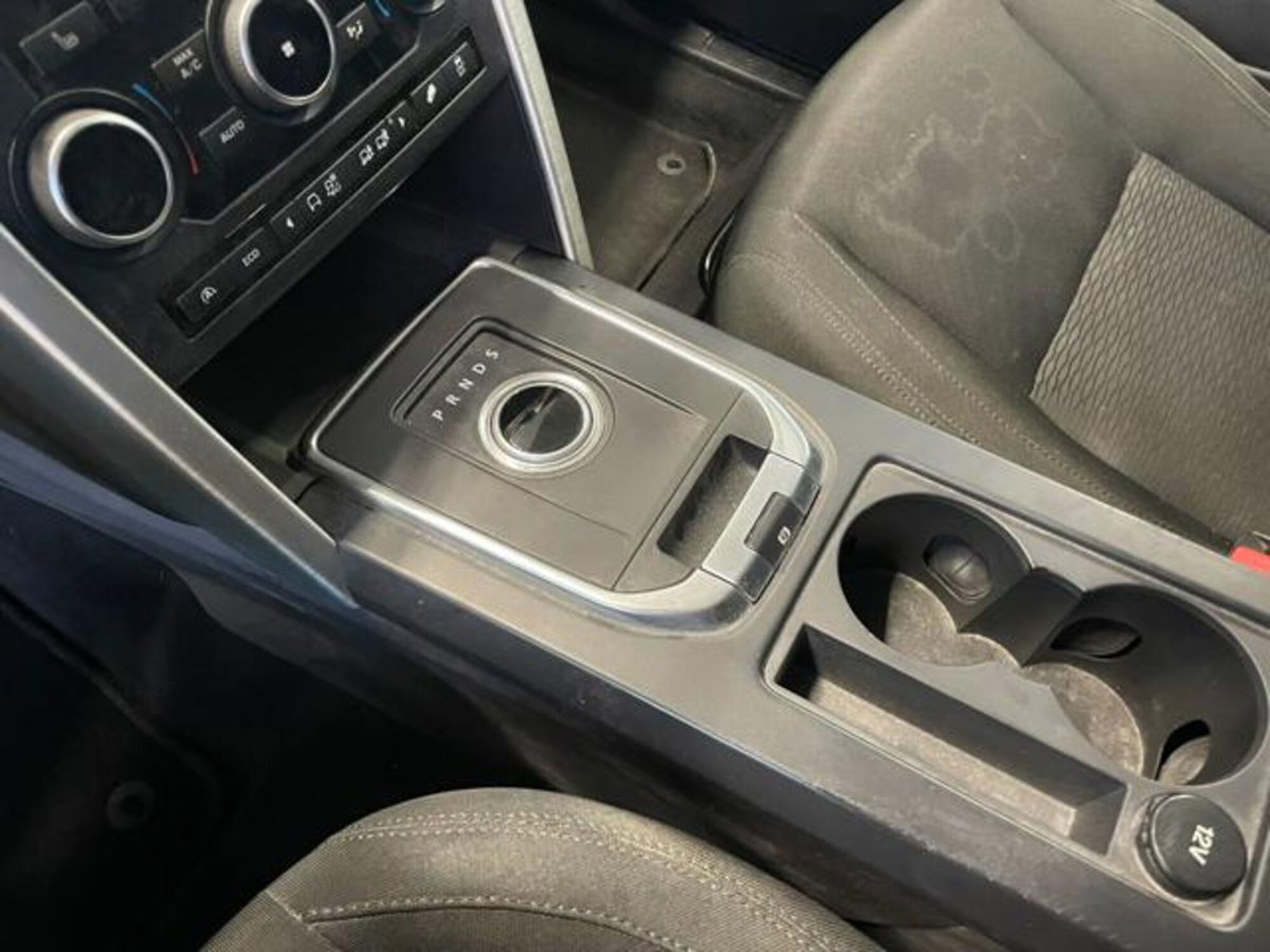 Land Rover Discovery Sport 2.0 TD4 150 CV Pure (16)