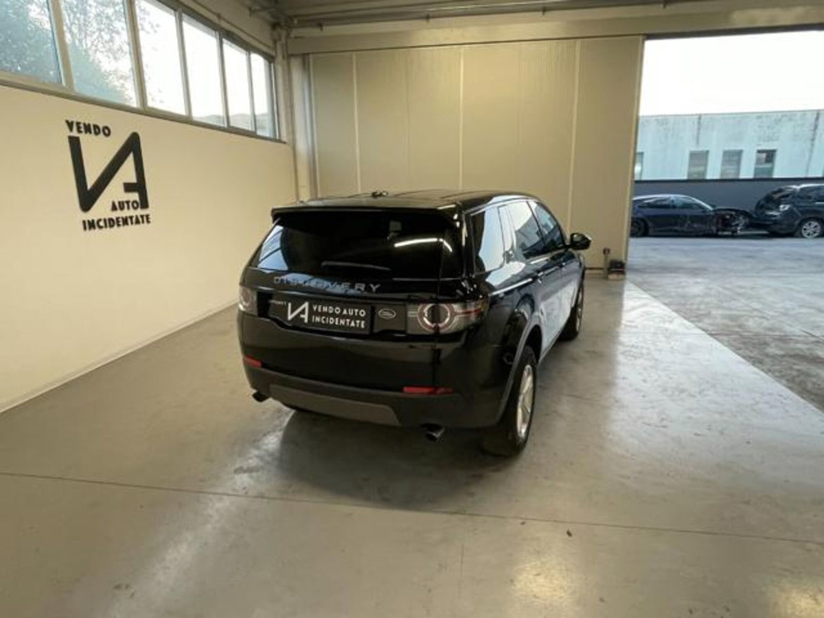 Land Rover Discovery Sport 2.0 TD4 150 CV Pure (7)