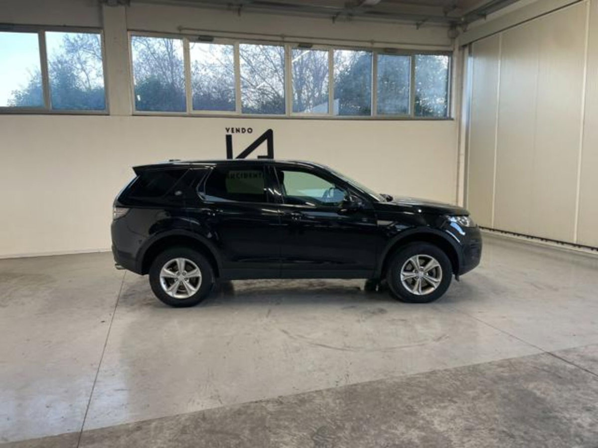 Land Rover Discovery Sport 2.0 TD4 150 CV Pure (8)