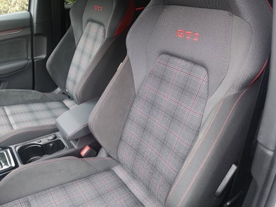 Volkswagen Golf 2.0 TSI GTI DSG (17)