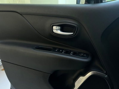 Jeep Renegade 1.5 Turbo T4 MHEV Limited (17)