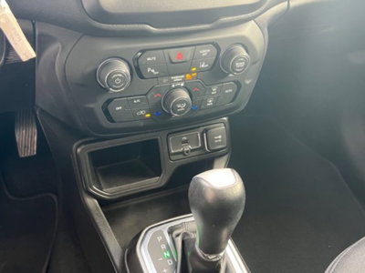 Jeep Renegade 1.6 Mjt DDCT 120 CV Limited (18)