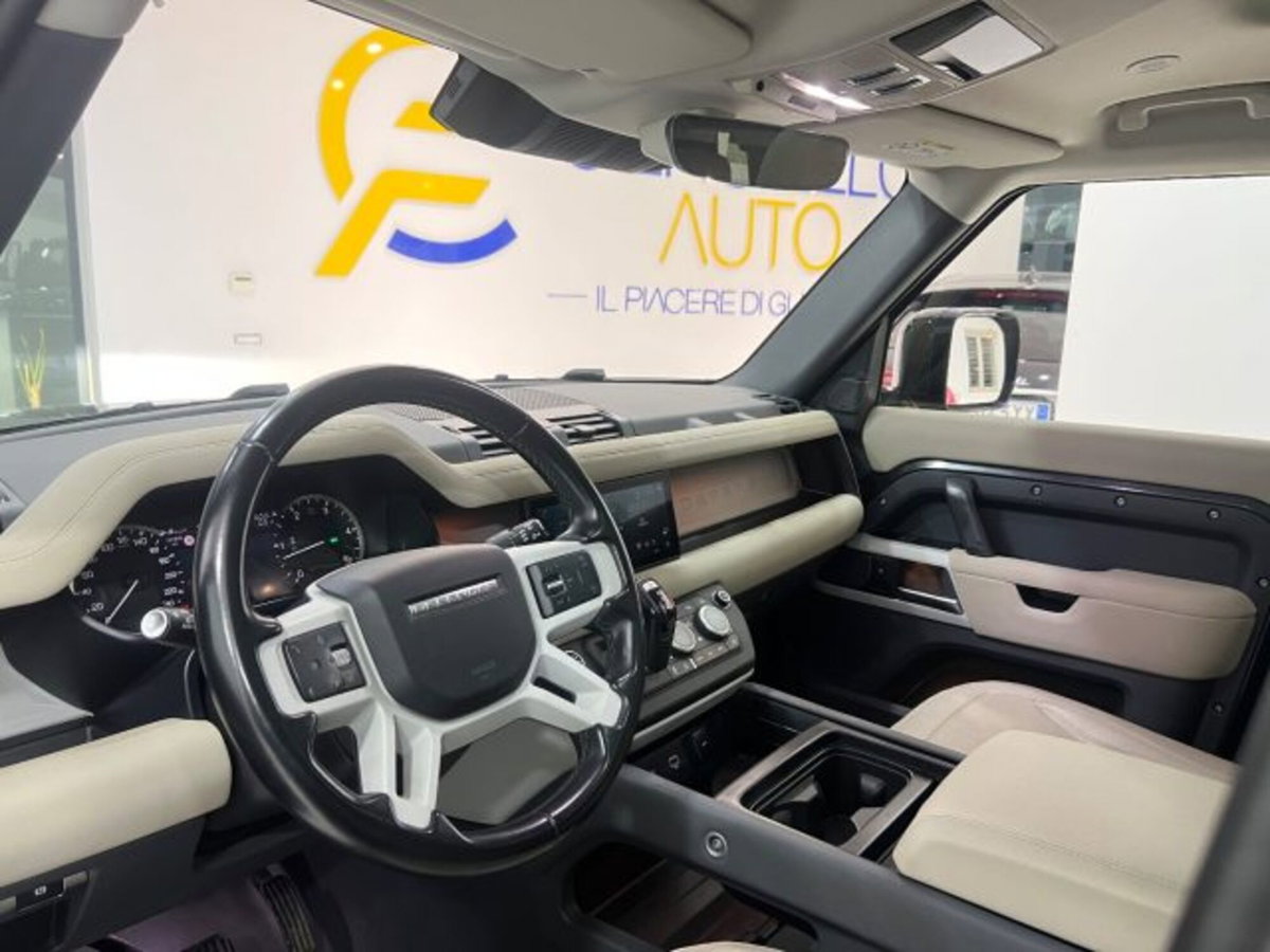 Land Rover Defender 110 3.0D I6 200 CV AWD Auto X-Dynamic HSE (14)
