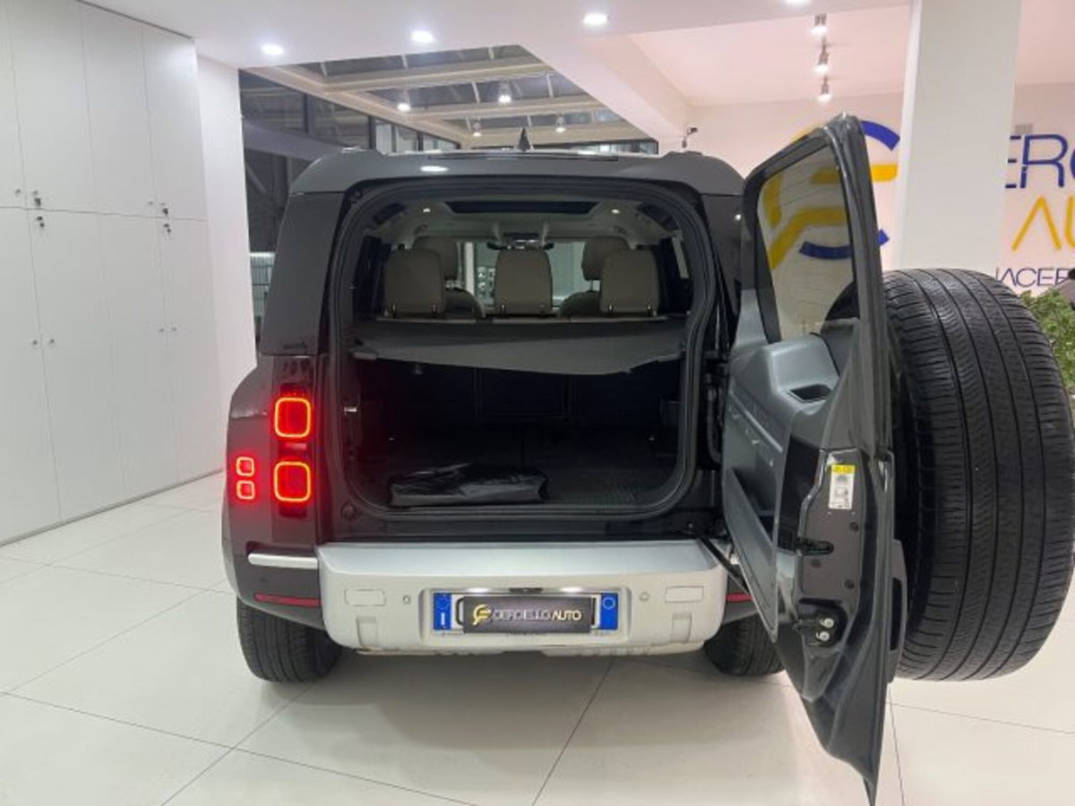 Land Rover Defender 110 3.0D I6 200 CV AWD Auto X-Dynamic HSE (15)