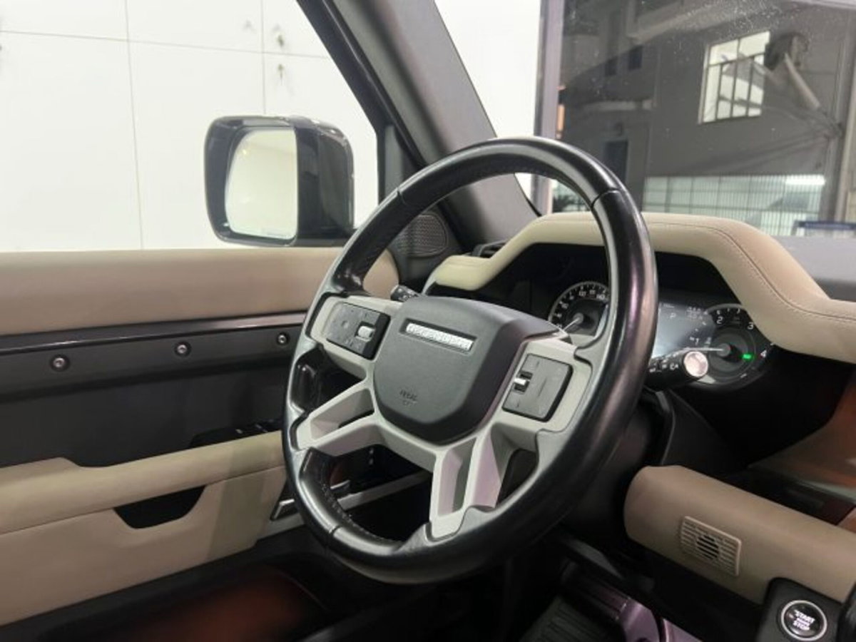 Land Rover Defender 110 3.0D I6 200 CV AWD Auto X-Dynamic HSE (18)
