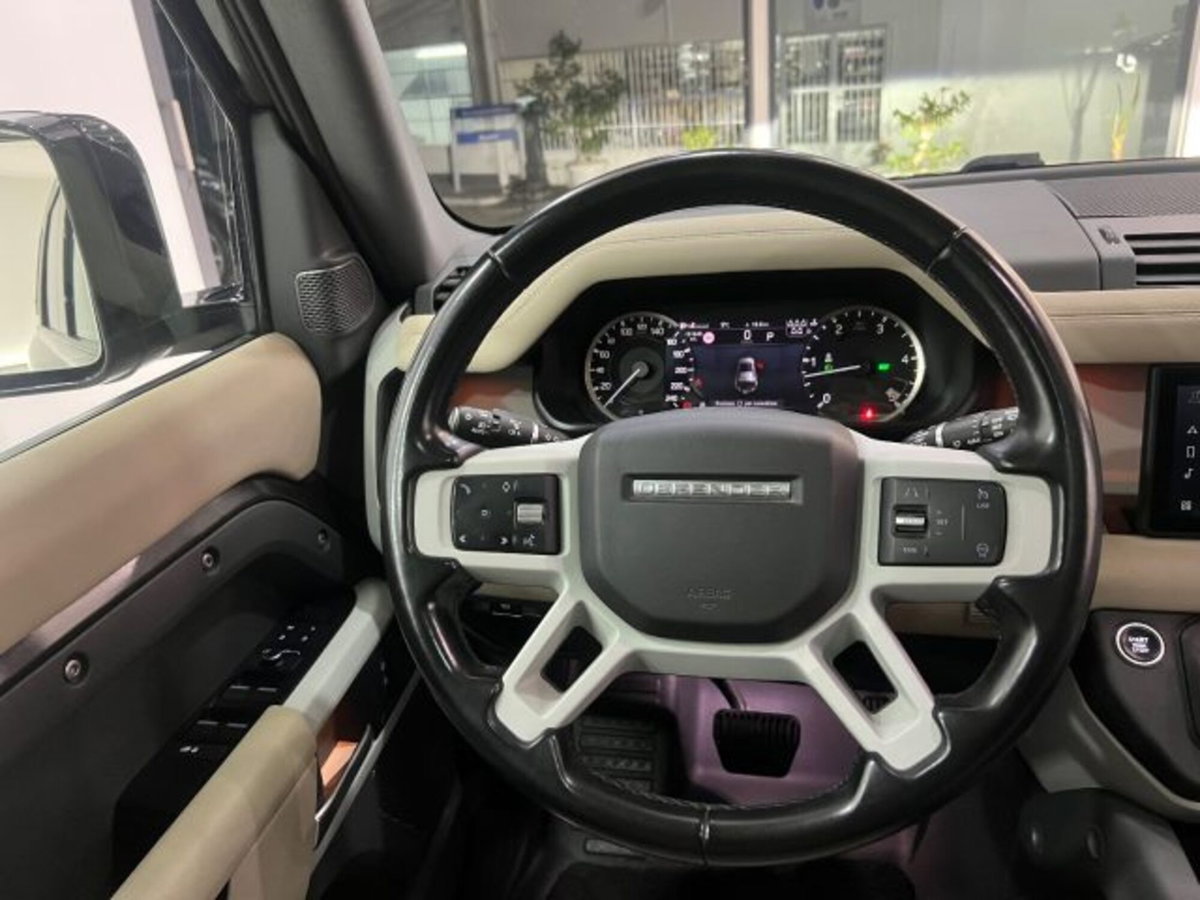 Land Rover Defender 110 3.0D I6 200 CV AWD Auto X-Dynamic HSE (19)