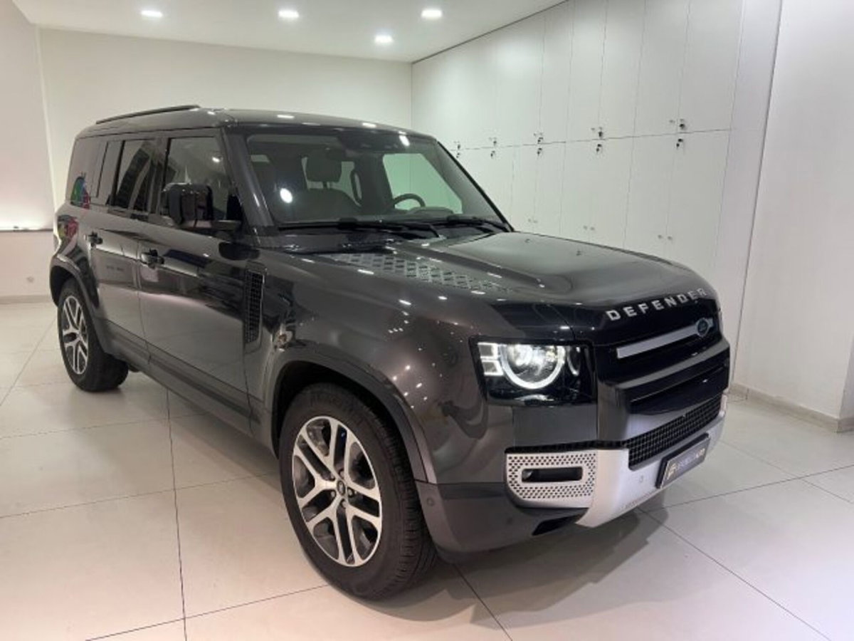 Land Rover Defender 110 3.0D I6 200 CV AWD Auto X-Dynamic HSE (3)