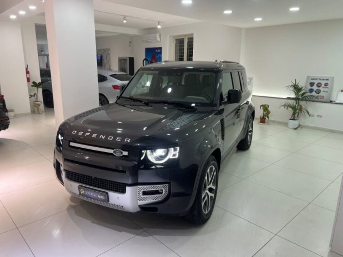 Land Rover Defender 110 3.0D I6 200 CV AWD Auto X-Dynamic HSE (4)