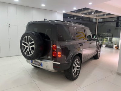 Land Rover Defender 110 3.0D I6 200 CV AWD Auto X-Dynamic HSE (8)