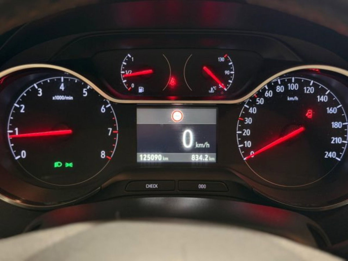 Opel Crossland X 1.2 GPL 12V Innovation (8)