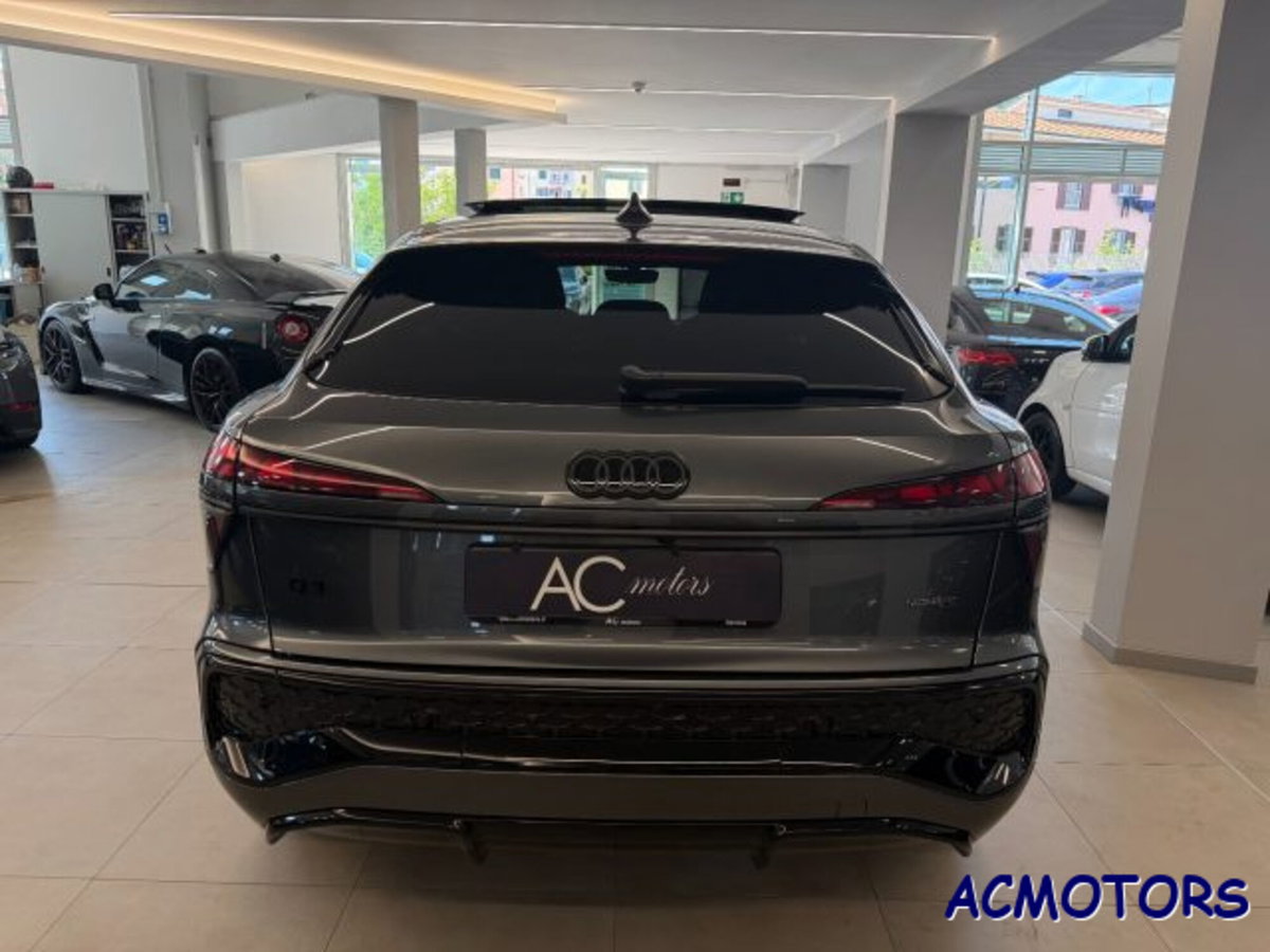 Audi Q3 Sportback 2.0 tfsi S line edition quattro 265cv s-tronic (4)