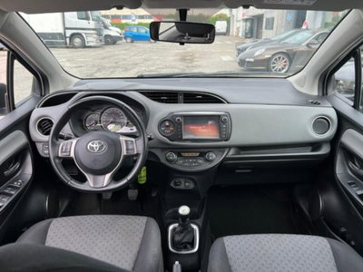 Toyota Yaris 1.0 5 porte Lounge (14)
