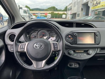 Toyota Yaris 1.0 5 porte Lounge (8)
