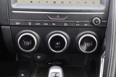 Jaguar E-Pace 2.0D 180 CV AWD aut. R-Dynamic (13)