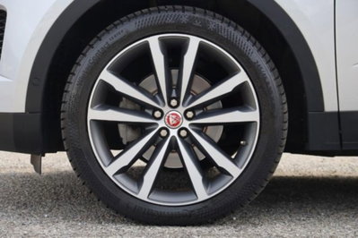 Jaguar E-Pace 2.0D 180 CV AWD aut. R-Dynamic (5)