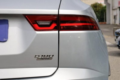Jaguar E-Pace 2.0D 180 CV AWD aut. R-Dynamic (8)