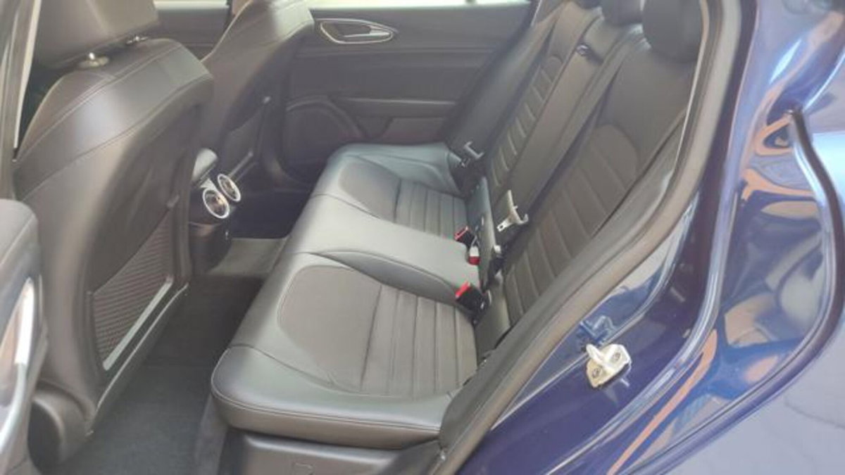 Alfa Romeo Giulia 2.2 Turbodiesel 190 CV AT8 AWD Q4 Executive (16)