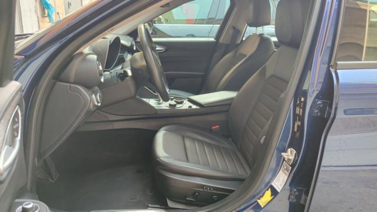 Alfa Romeo Giulia 2.2 Turbodiesel 190 CV AT8 AWD Q4 Executive (7)