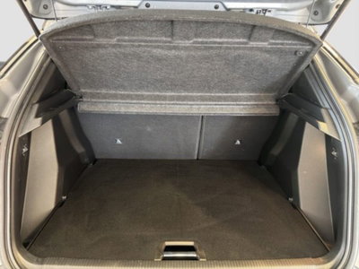Peugeot 2008 1.2 hybrid Active 136cv e-dcs6 (14)
