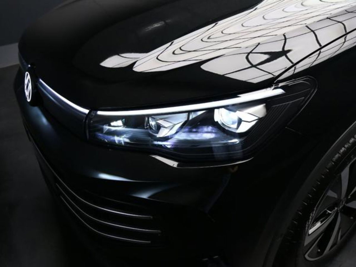 Volkswagen Tiguan 1.5 etsi Elegance 150cv dsg (11)