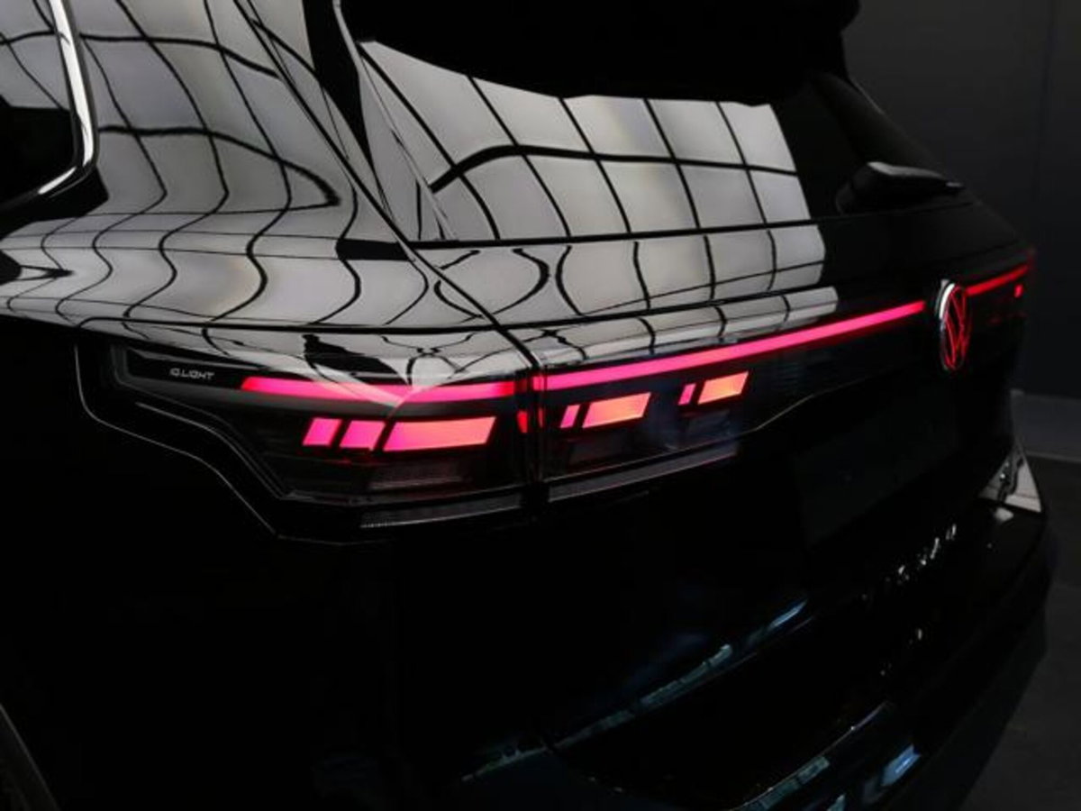 Volkswagen Tiguan 1.5 etsi Elegance 150cv dsg (12)