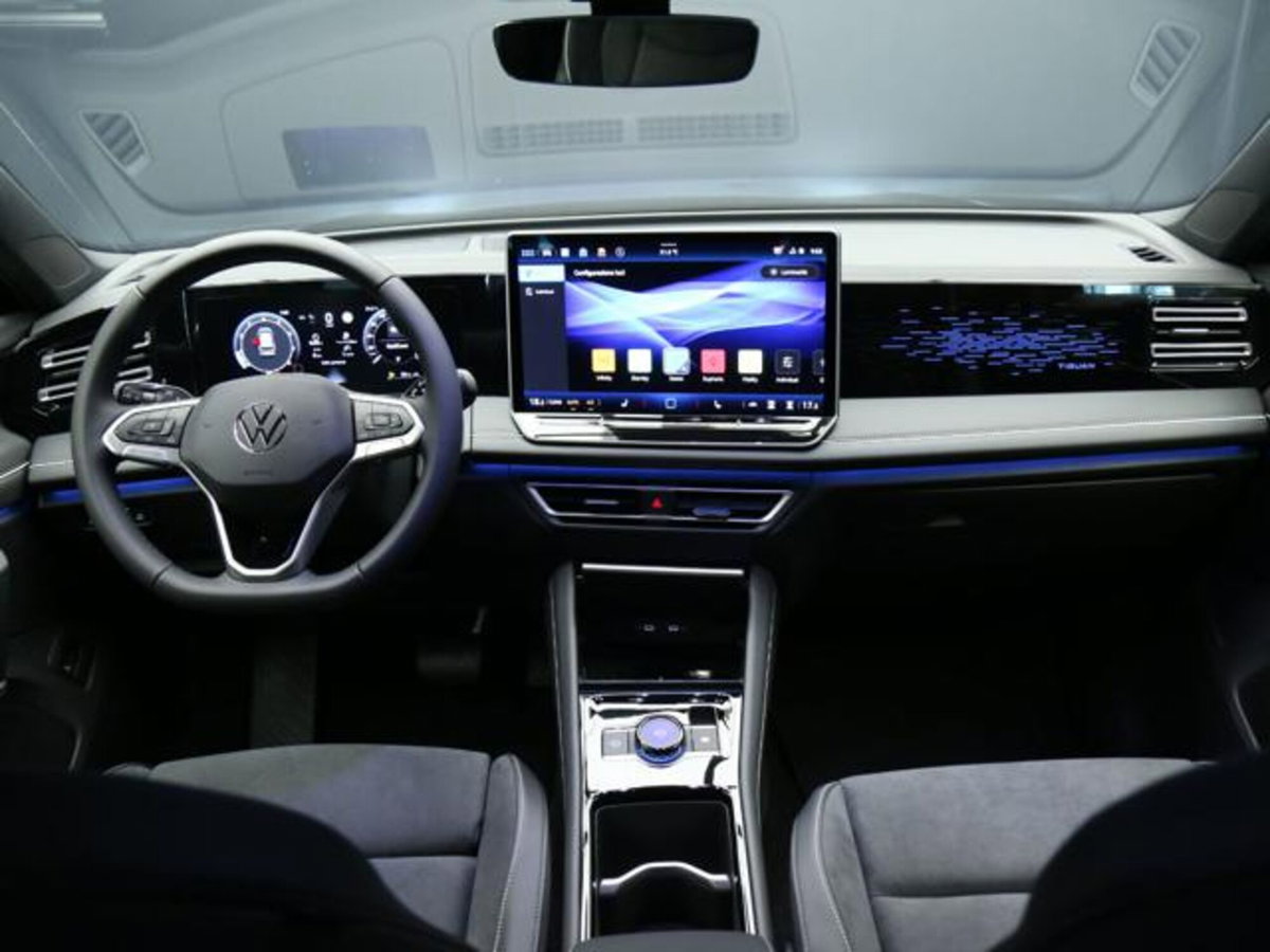 Volkswagen Tiguan 1.5 etsi Elegance 150cv dsg (13)