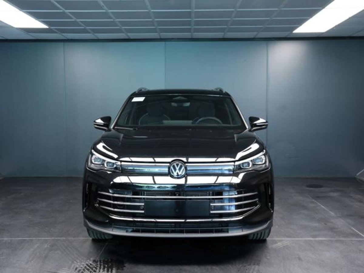 Volkswagen Tiguan 1.5 etsi Elegance 150cv dsg (2)
