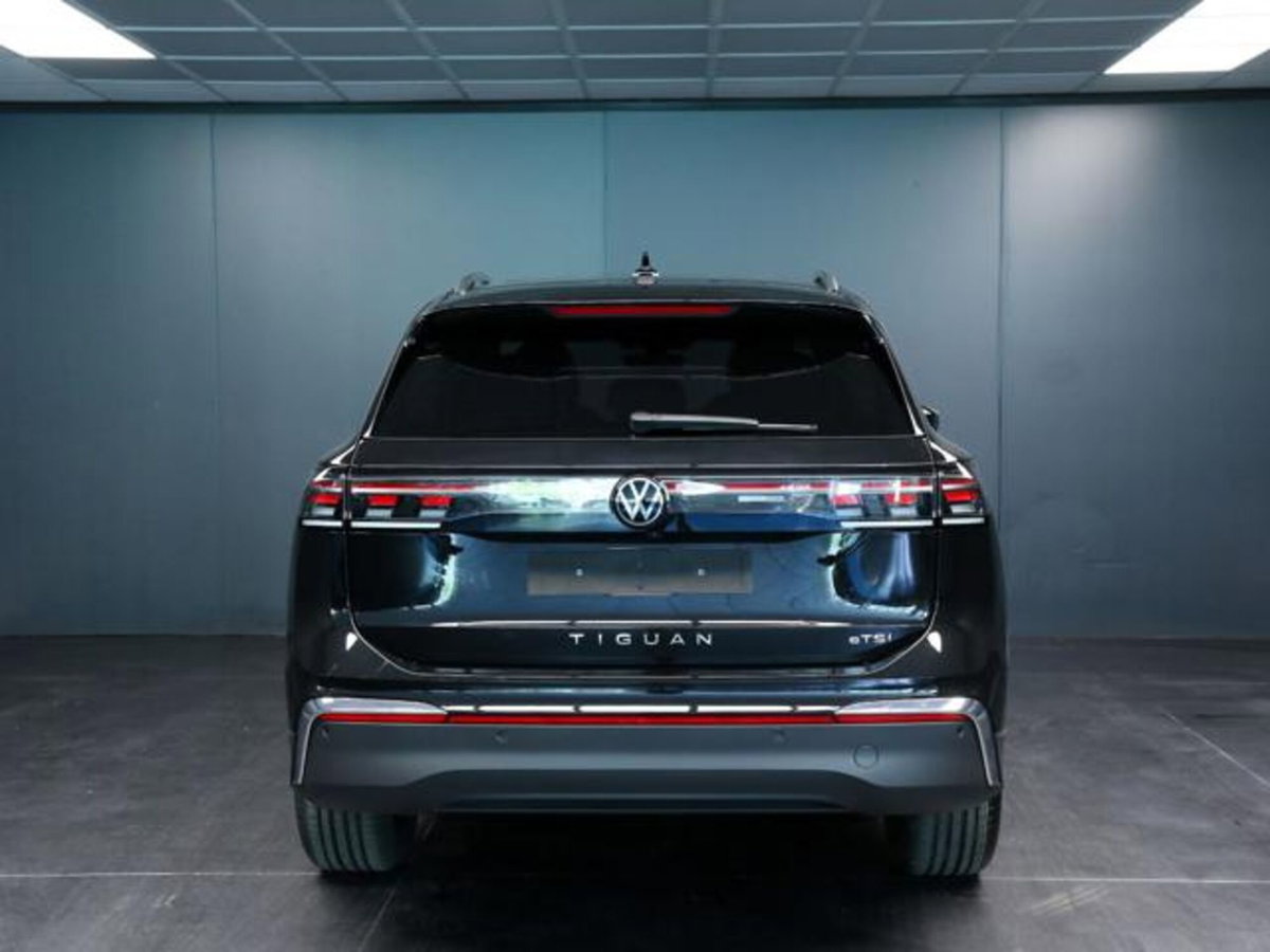 Volkswagen Tiguan 1.5 etsi Elegance 150cv dsg (4)