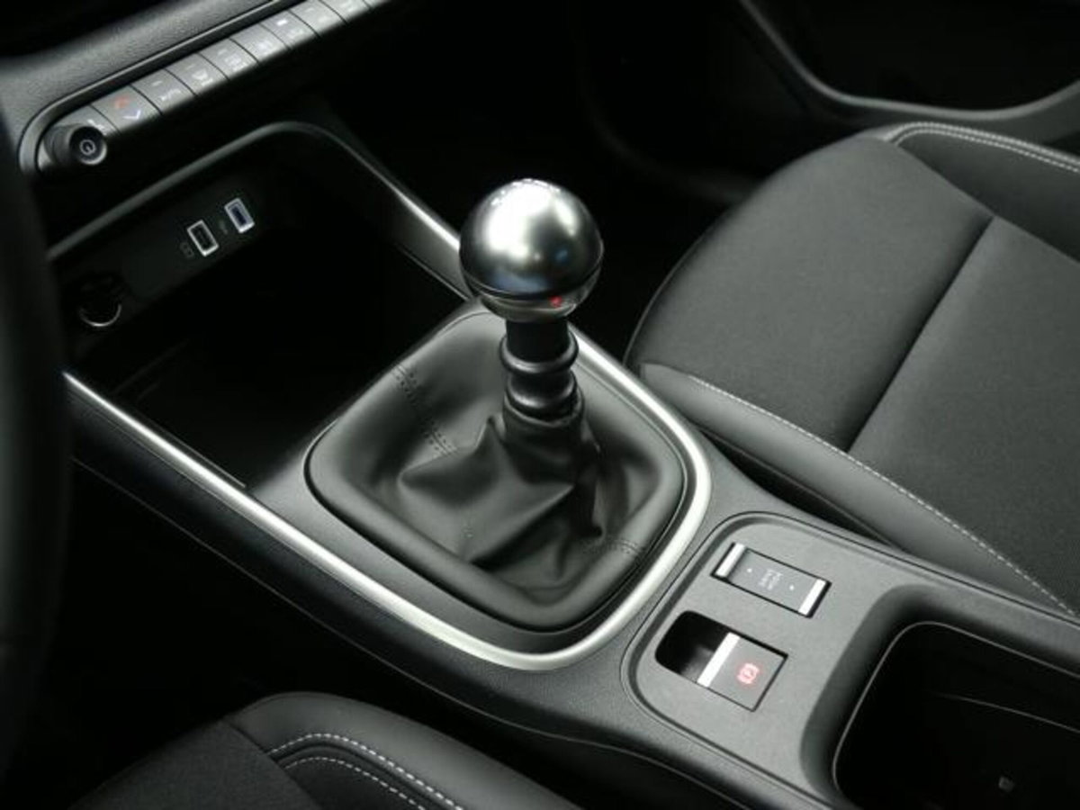 Jeep Avenger 1.2 turbo Altitude fwd 100cv (13)