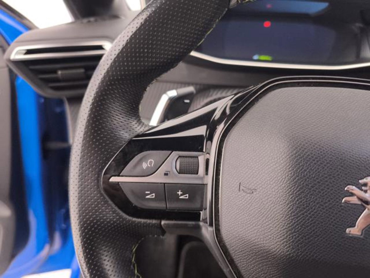 Peugeot 208 PureTech 130 Stop&Start EAT8 5 porte GT Pack (14)
