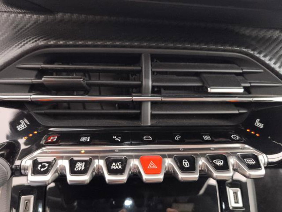 Peugeot 208 PureTech 130 Stop&Start EAT8 5 porte GT Pack (17)