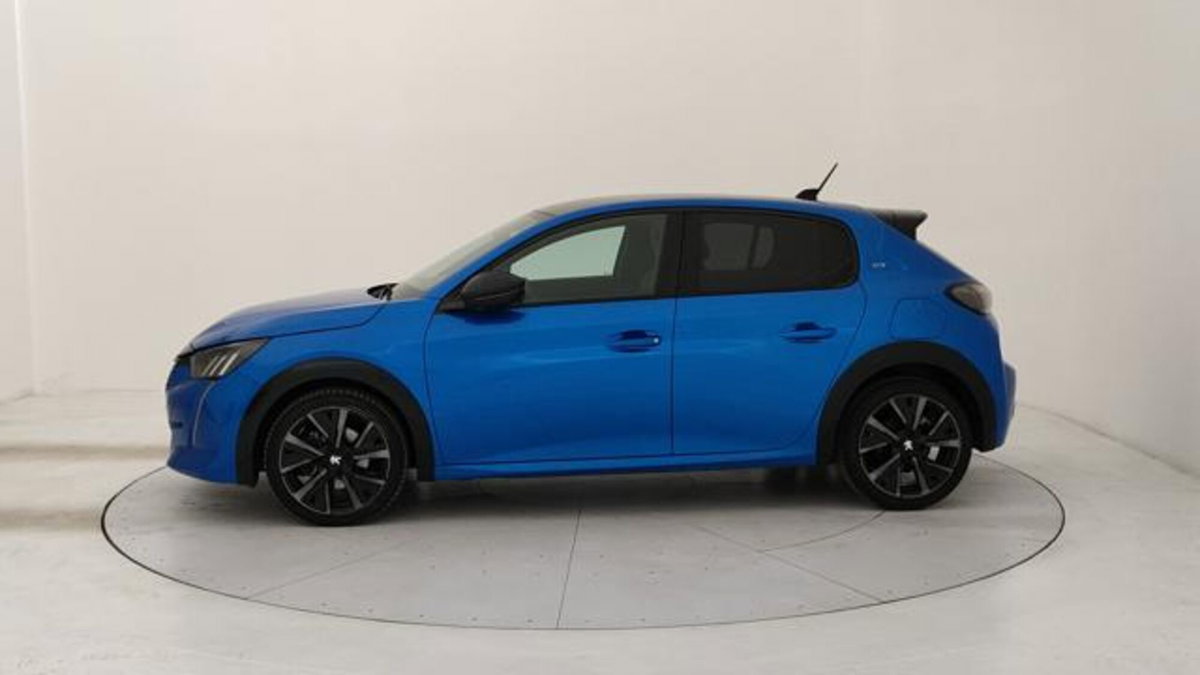 Peugeot 208 PureTech 130 Stop&Start EAT8 5 porte GT Pack (2)