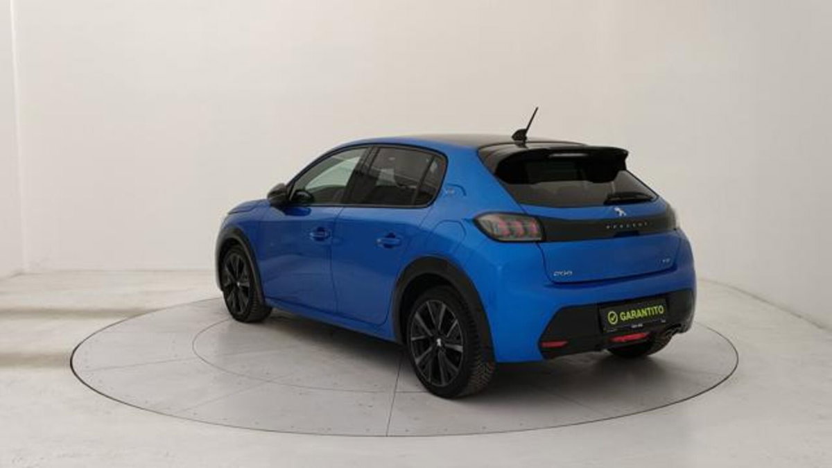 Peugeot 208 PureTech 130 Stop&Start EAT8 5 porte GT Pack (3)