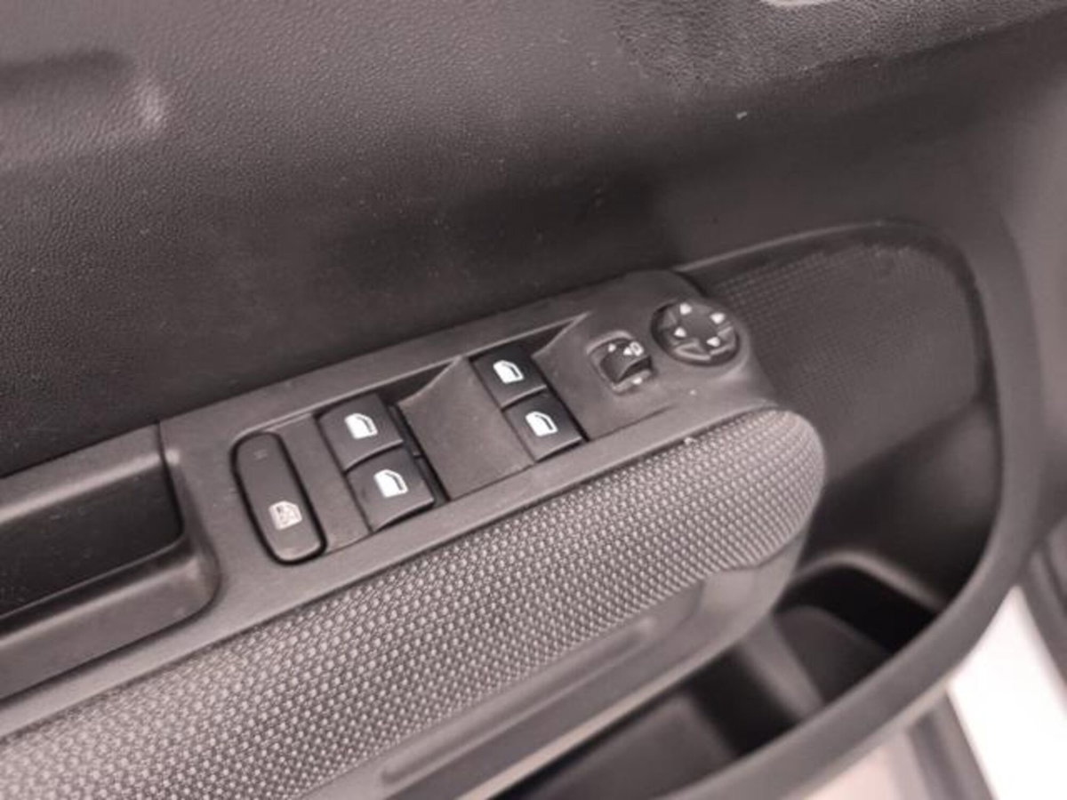 Citroen C3 Aircross BlueHDi 110 S&S Shine Pack (19)