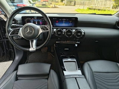 Mercedes-Benz Classe A Sedan 180 d Automatic 4p. Premium (11)