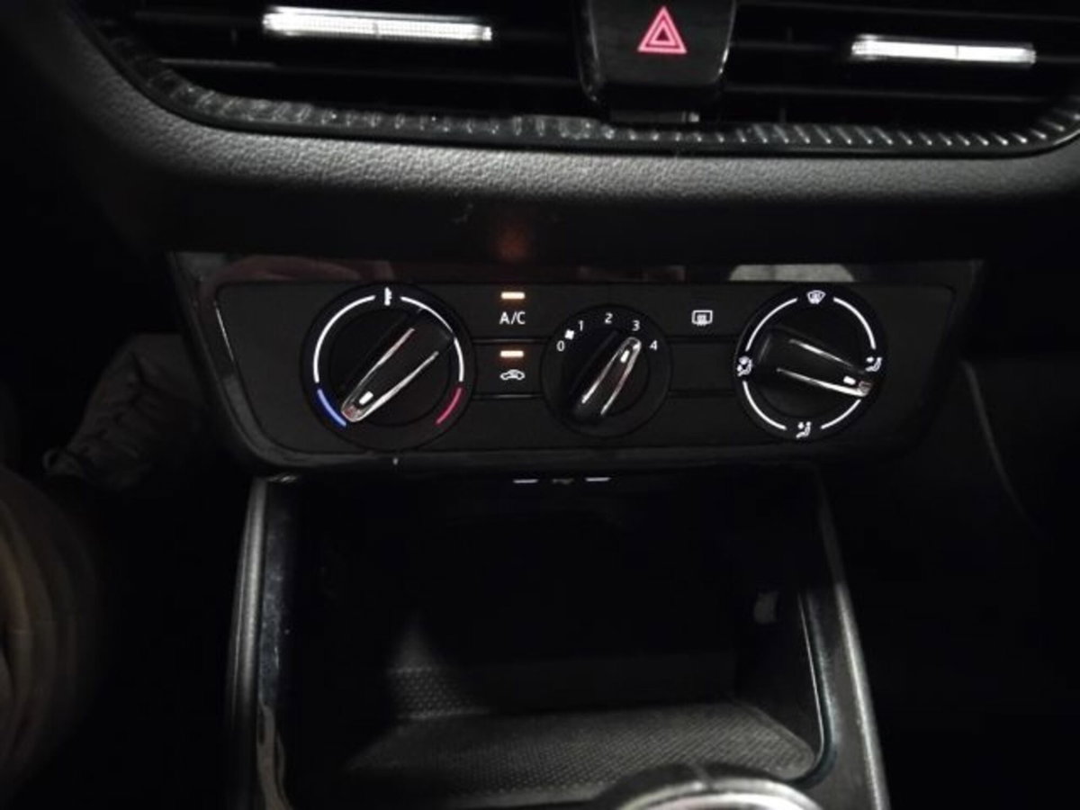 Skoda Fabia 1.0 MPI EVO 80 CV Ambition (19)