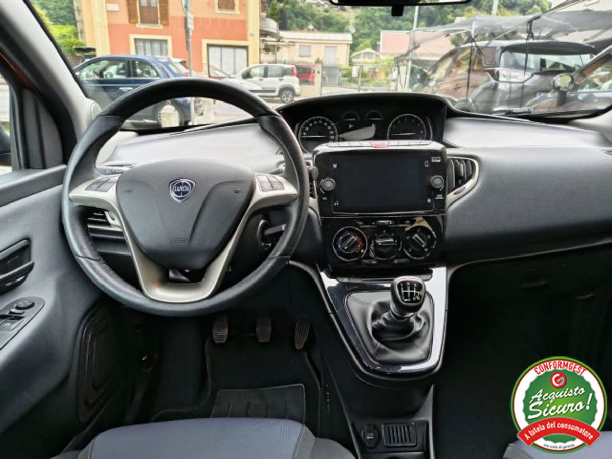 Lancia Ypsilon 1.0 FireFly 5 porte S&S Hybrid Gold Plus (13)